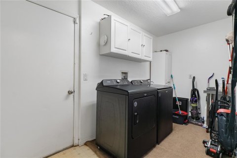 House in Spring Hill, Florida 2 bedrooms, 144.28 sq.m. № 2362470 - photo 23