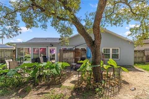 House in Spring Hill, Florida 2 bedrooms, 144.28 sq.m. № 2362470 - photo 28