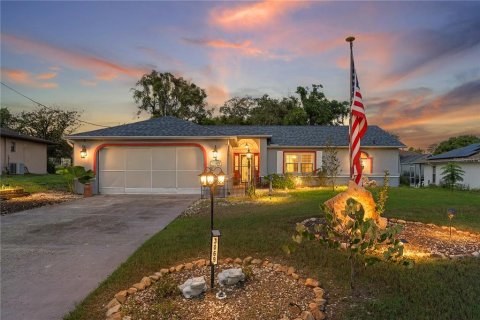 House in Spring Hill, Florida 2 bedrooms, 144.28 sq.m. № 2362470