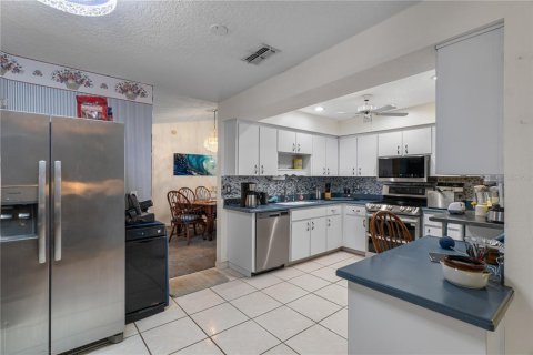 House in Spring Hill, Florida 2 bedrooms, 144.28 sq.m. № 2362470 - photo 16