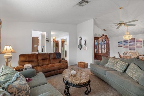 House in Spring Hill, Florida 2 bedrooms, 144.28 sq.m. № 2362470 - photo 10