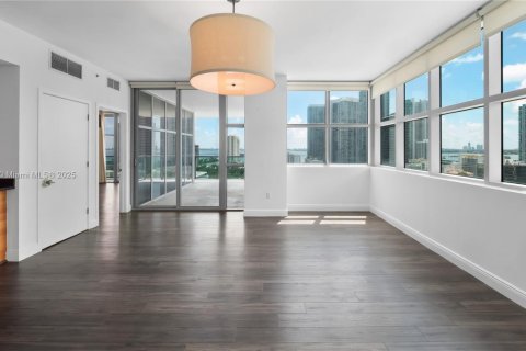 Купить кондоминиум в Майами, Флорида 2 спальни, 117.34м2, № 1957925 - фото 18