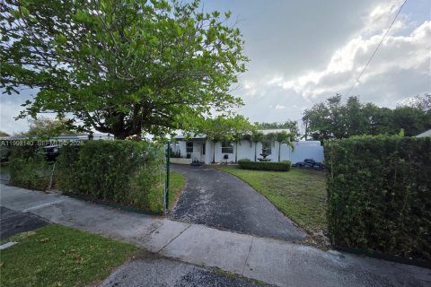 Villa ou maison à Miami, Floride 3 chambres № 2064645