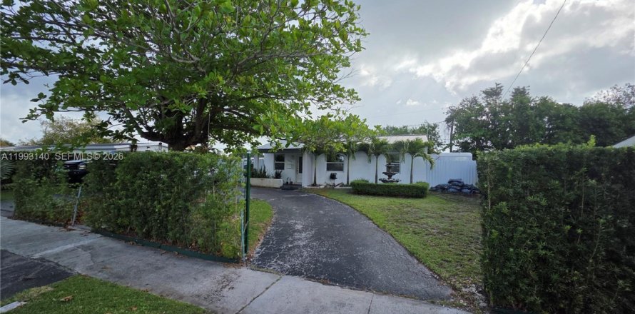 Villa ou maison à Miami, Floride 3 chambres № 2064645