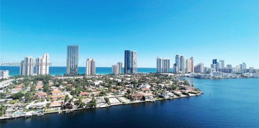 Кондоминиум с 2 спальнями в Авентура, Флорида № 2004799