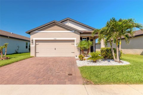 House in New Smyrna Beach, Florida 3 bedrooms, 137.5 sq.m. № 1746566 - photo 1