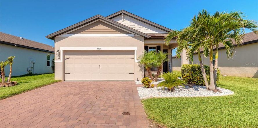 House in New Smyrna Beach, Florida 3 bedrooms, 137.5 sq.m. № 1746566