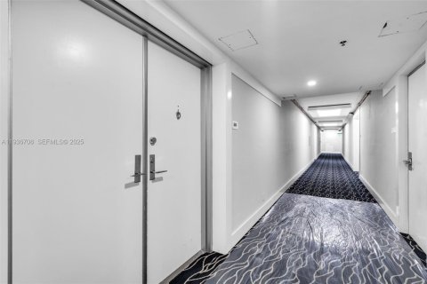 Condominio en venta en Surfside, Florida, 2 dormitorios, 132.76 m2 № 1994733 - foto 6