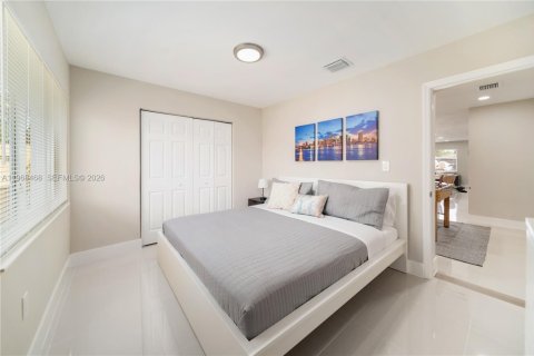 Commercial property in Miami, Florida 291.34 sq.m. № 2030602 - photo 17