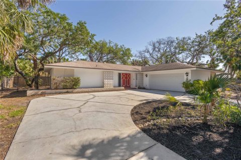 House in Sarasota, Florida 2 bedrooms, 183.76 sq.m. № 1634066 - photo 1