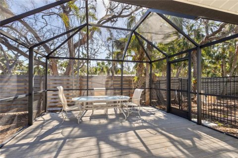 House in Sarasota, Florida 2 bedrooms, 183.76 sq.m. № 1634066 - photo 19