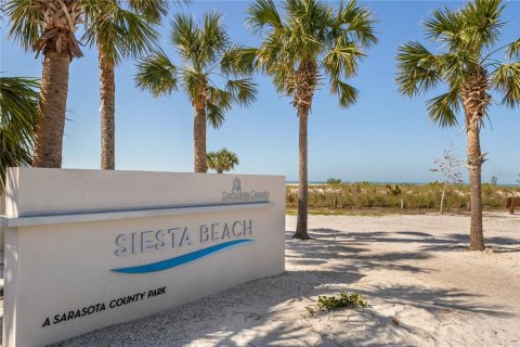 House in Sarasota, Florida 2 bedrooms, 183.76 sq.m. № 1634066 - photo 30