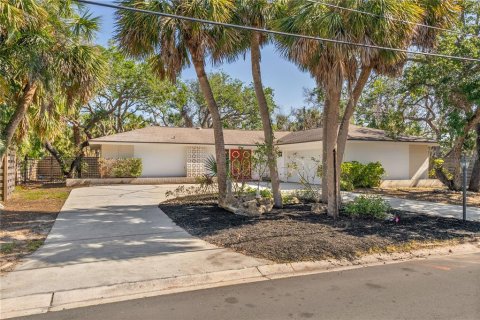 House in Sarasota, Florida 2 bedrooms, 183.76 sq.m. № 1634066 - photo 4