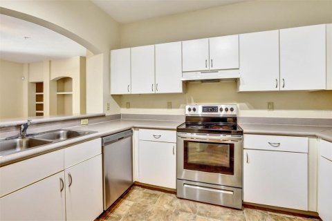 Condo in Lake Mary, Florida, 2 bedrooms  № 2390939 - photo 8