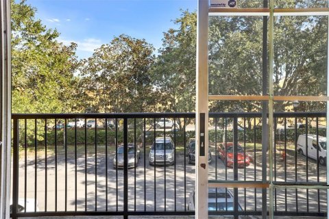 Condo in Lake Mary, Florida, 2 bedrooms  № 2390939 - photo 24