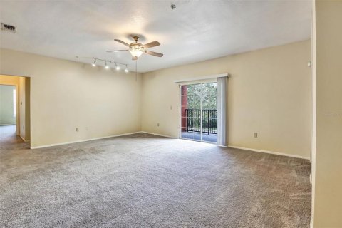 Condo in Lake Mary, Florida, 2 bedrooms  № 2390939 - photo 6