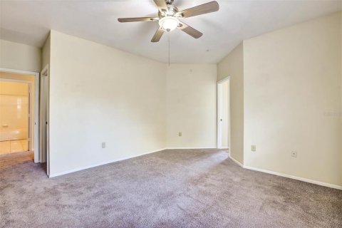 Condo in Lake Mary, Florida, 2 bedrooms  № 2390939 - photo 11