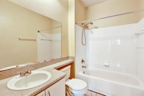 Condo in Lake Mary, Florida, 2 bedrooms  № 2390939 - photo 19