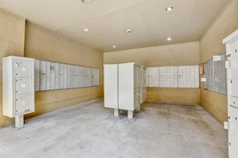 Condo in Lake Mary, Florida, 2 bedrooms  № 2390939 - photo 28