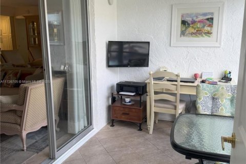 Condo in Margate, Florida, 2 bedrooms  № 1703934 - photo 16
