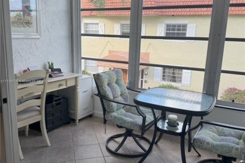 Condo in Margate, Florida, 2 bedrooms  № 1703934 - photo 17