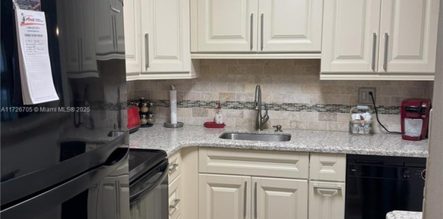 Condo in Margate, Florida, 2 bedrooms  № 1703934