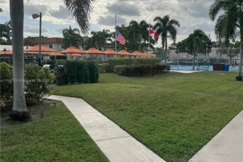 Condo in Margate, Florida, 2 bedrooms  № 1703934 - photo 26