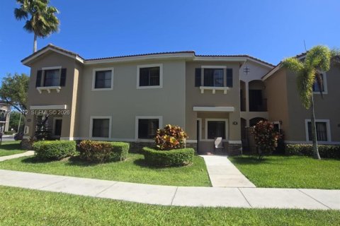 Touwnhouse à vendre à Cutler Bay, Floride: 3 chambres, 140.75 m2 № 2170919 - photo 2