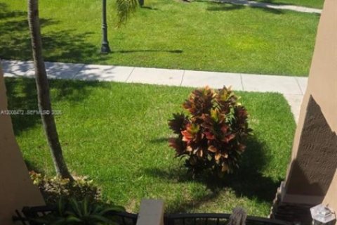 Touwnhouse à vendre à Cutler Bay, Floride: 3 chambres, 140.75 m2 № 2170919 - photo 3