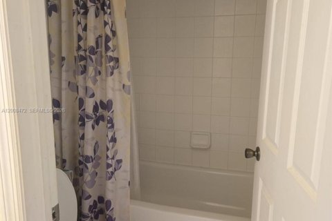 Touwnhouse à vendre à Cutler Bay, Floride: 3 chambres, 140.75 m2 № 2170919 - photo 7