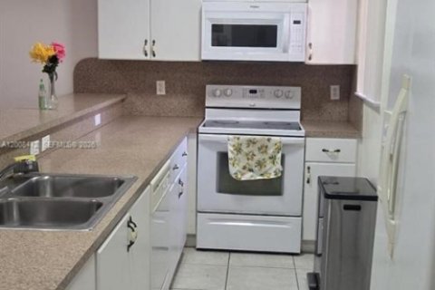 Touwnhouse à vendre à Cutler Bay, Floride: 3 chambres, 140.75 m2 № 2170919 - photo 21