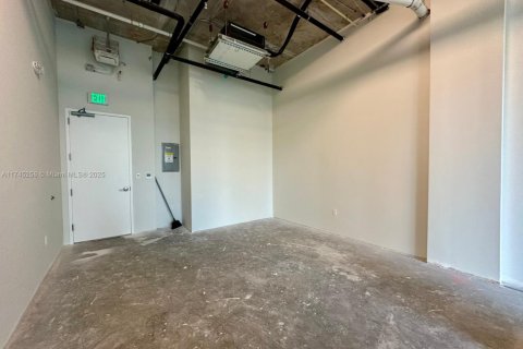 Commercial property in Aventura, Florida № 1985134 - photo 8