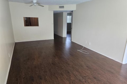 Copropriété à vendre à Tamarac, Floride: 2 chambres, 88.16 m2 № 2188000 - photo 2