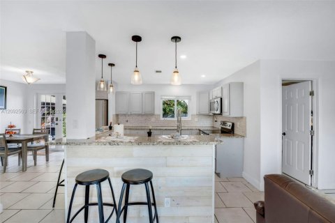 Casa en venta en Lake Worth, Florida, 3 dormitorios, 133.78 m2 № 2382358 - foto 4