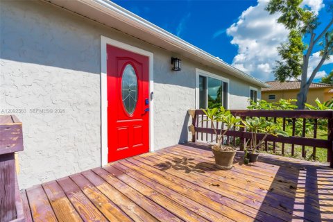 Casa en venta en Lake Worth, Florida, 3 dormitorios, 133.78 m2 № 2382358 - foto 3