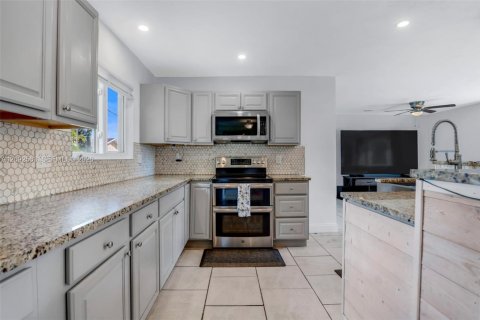 Casa en venta en Lake Worth, Florida, 3 dormitorios, 133.78 m2 № 2382358 - foto 8