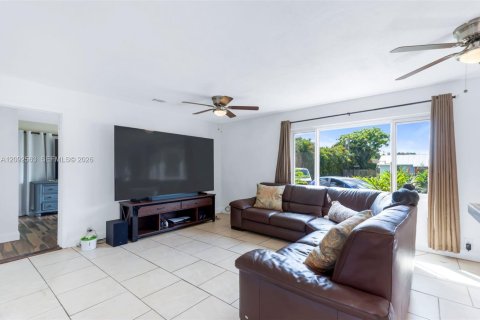 Casa en venta en Lake Worth, Florida, 3 dormitorios, 133.78 m2 № 2382358 - foto 10
