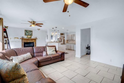 Casa en venta en Lake Worth, Florida, 3 dormitorios, 133.78 m2 № 2382358 - foto 12