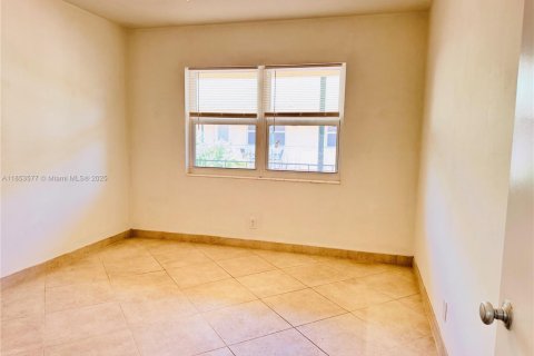 Condominio en alquiler en Hollywood, Florida, 1 dormitorio, 51.1 m2 № 1875615 - foto 6