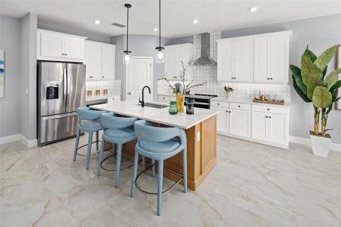 Villa ou maison à vendre à Apopka, Floride: 4 chambres, 234.95 m2 № 1851636 - photo 5