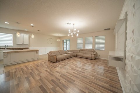 House in Kissimmee, Florida 4 bedrooms, 183.95 sq.m. № 1914085 - photo 14