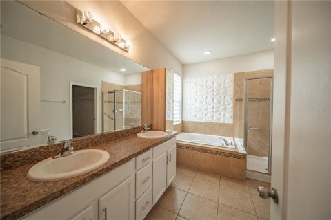 Casa en alquiler en Kissimmee, Florida, 4 dormitorios, 183.95 m2 № 1914085 - foto 17