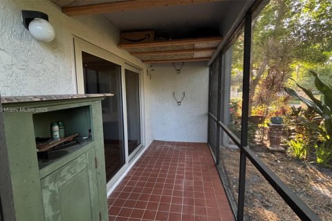 Copropriété à vendre à Oakland Park, Floride: 2 chambres, 83.61 m2 № 1890142 - photo 11