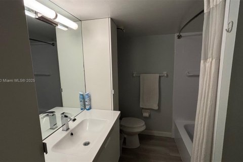 Copropriété à vendre à Oakland Park, Floride: 2 chambres, 83.61 m2 № 1890142 - photo 19