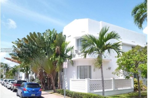 Снять в аренду кондоминиум в Майами-Бич, Флорида 2 спальни, 72.46м2, № 2032933 - фото 3