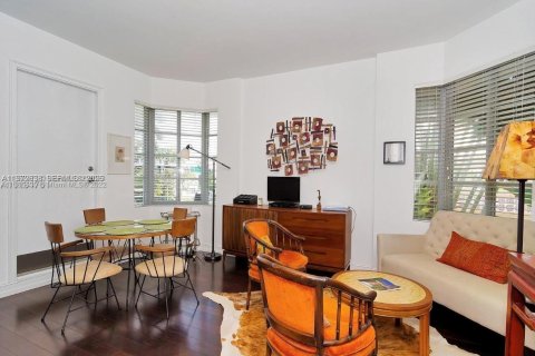 Снять в аренду кондоминиум в Майами-Бич, Флорида 2 спальни, 72.46м2, № 2032933 - фото 7