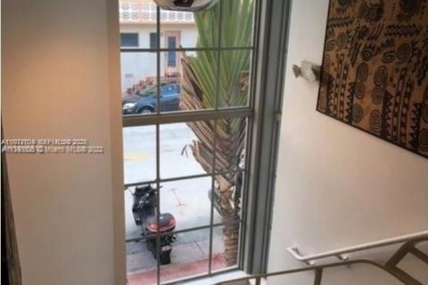 Снять в аренду кондоминиум в Майами-Бич, Флорида 2 спальни, 72.46м2, № 2032933 - фото 5