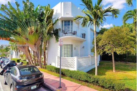 Кондоминиум с 2 спальнями в Майами-Бич, Флорида № 2032933