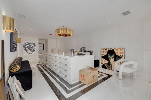 Propiedad comercial en alquiler en Tampa, Florida № 1856108 - foto 4