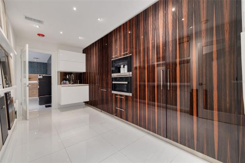 Propiedad comercial en alquiler en Tampa, Florida № 1856108 - foto 10